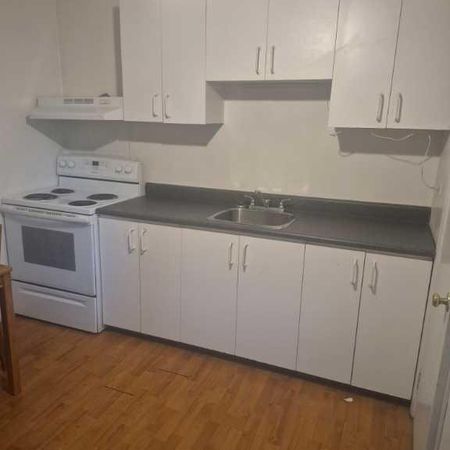2 ½ tout inclus, dernier étage , secteur Limoilou - Photo 3
