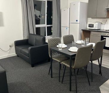 6 bedroom flat to rent - Photo 4