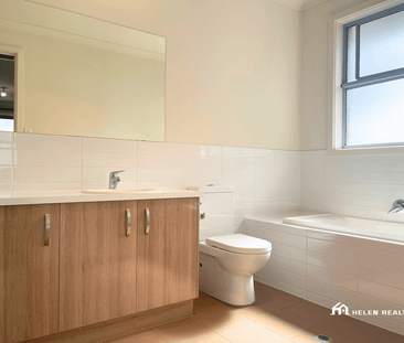 Spacious 3-Bedroom Home | Walk to O-Bahn | Unfurnished - Photo 6