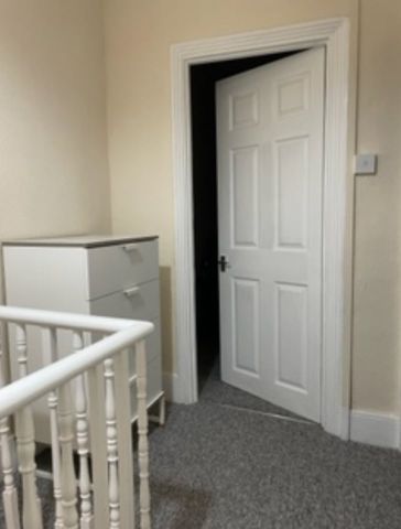 3 Bed Flat, Vicarage Lane, E15 - Photo 5