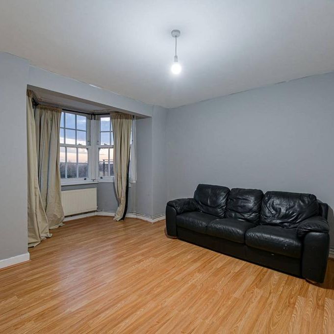 3 bedroom flat to rent - Photo 1