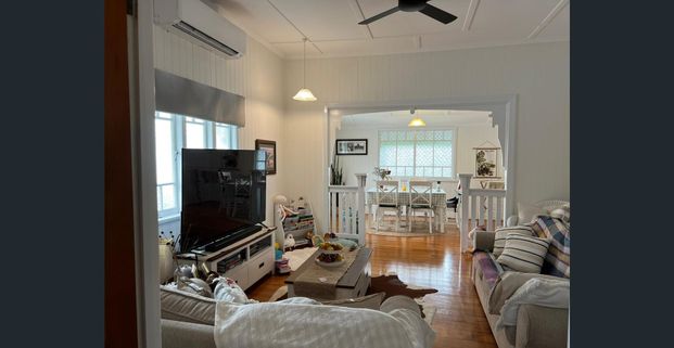 Delightful and renovated 2 bedder house with aircon, solar, large yard and double carport close to Central Gladstone - Photo 1