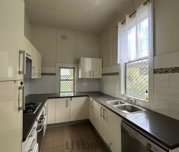 TWO BEDROOM HOME IN THE HEART OF MAYFIELD - Photo 5