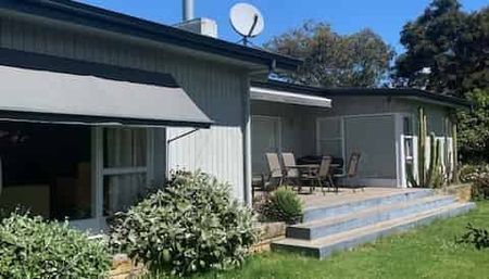 TWO BEDROOM WAIPAHIHI - Photo 3