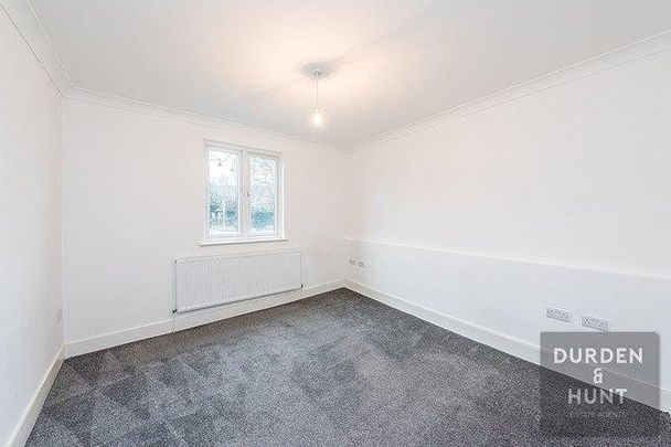 Chigwell Road, Woodford Green - Photo 1