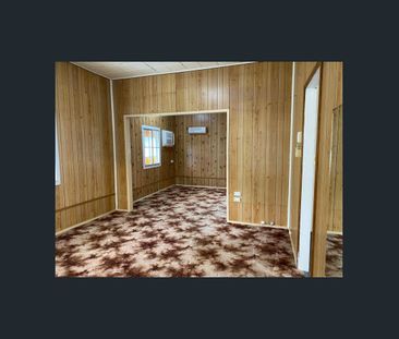 WALK TO THE SHOPS! - Photo 3