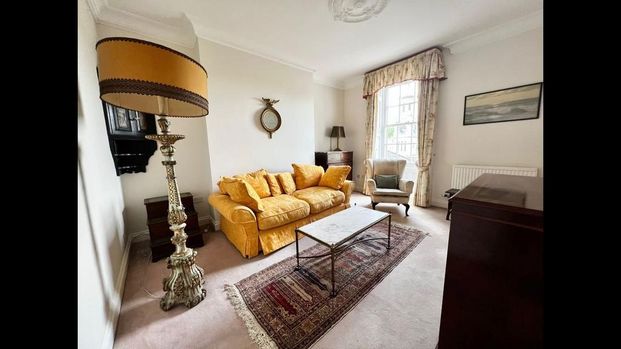 4 bedroom flat to rent - Photo 1