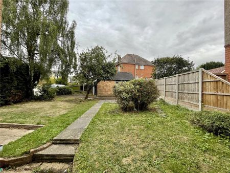 6 bedroom detached house to rent - Photo 2