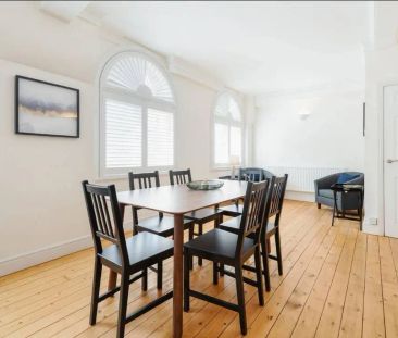 3 bedroom flat in Charing Cross - Photo 3