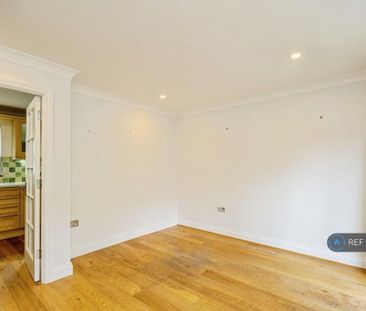 2 bedroom semi-detached house to rent - Photo 4