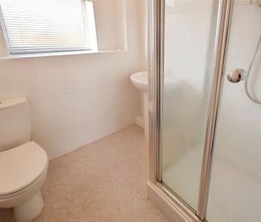 2 bedroom semi-detached house to rent - Photo 3