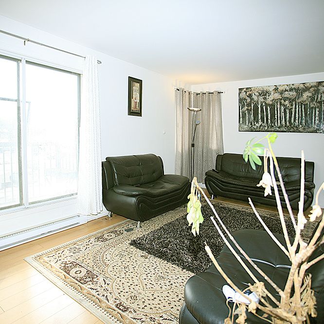 Grand 4 1/2 Appt Style Condo Renover - Photo 1