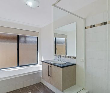 Spacious 4-Bedroom Family Home for Rent in a Peaceful Location - Photo 5