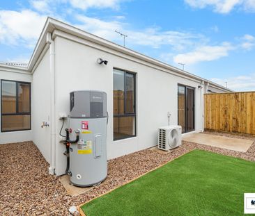 Brand new home just landed - Photo 4