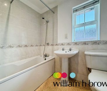 Knights Field, Colchester - Photo 5