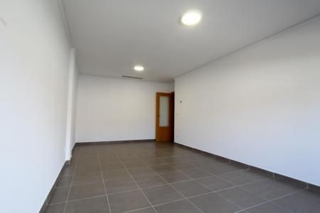 Nearly New 3-Bedroom Flat with Garage and Lift Just 5 Minutes from the Beach – Moncofa - Photo 1