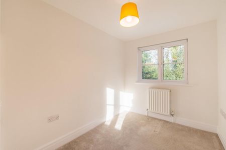 3 bedroom detached house to rent - Photo 4