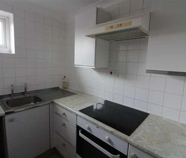 Manor Park Hous, Bullar Road, Southampton, SO18 - Photo 3