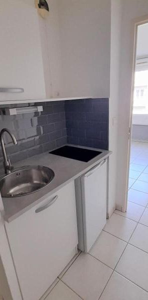 Location Appartement 1 pièce 19m² AIX EN PROVENCE 13100 - Photo 1