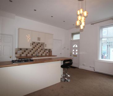 3 bedroom terraced house to rent - Photo 3