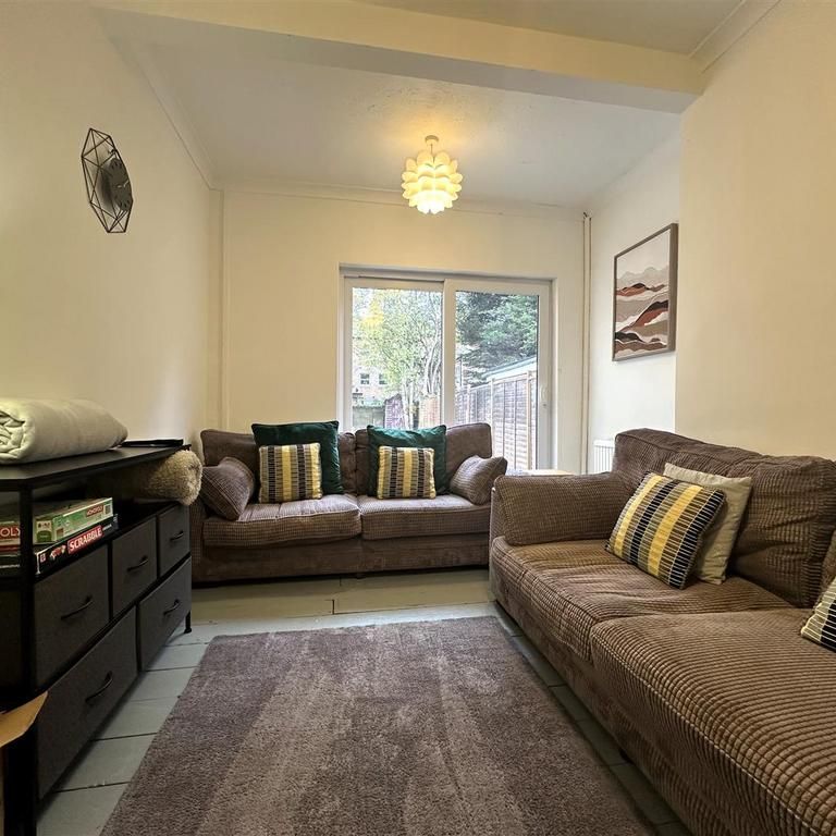 House share to rent - Photo 1