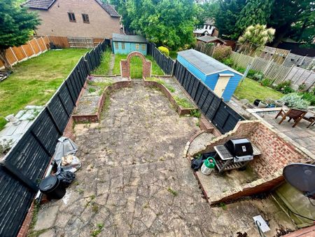 2 bedroom semi-detached house to rent - Photo 5