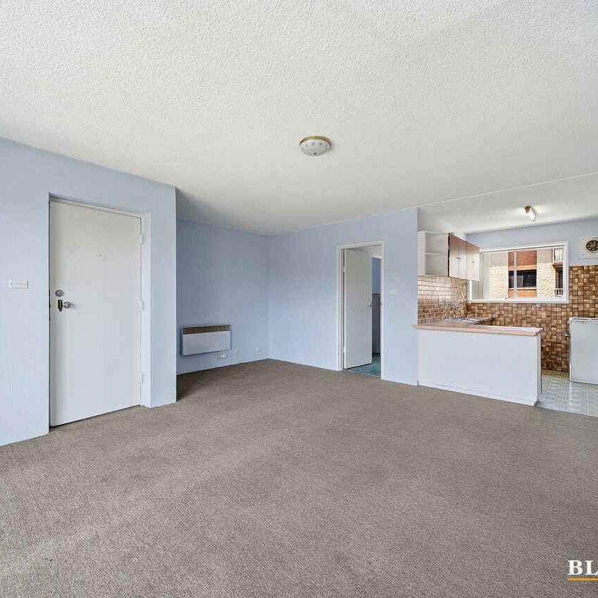 CONVENIENT TWO BEDROOM UNIT - Photo 1