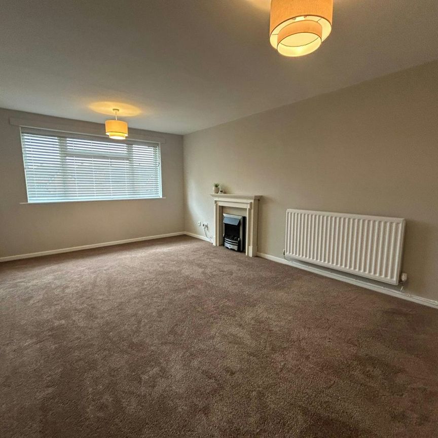 Flat to rent on - Photo 1