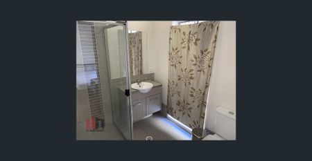 Quality Ensuite Room For Rent! - Photo 3
