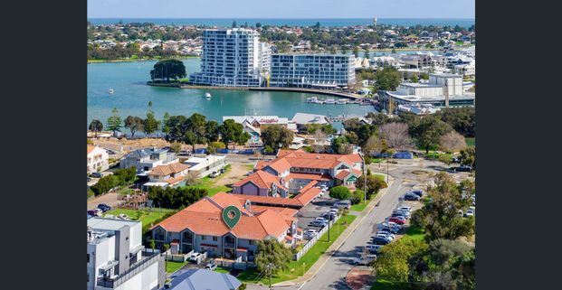 Charming 2-Bedroom Ground-Floor Unit in the Heart of Mandurah - Photo 1