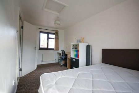5 bedroom terraced house to rent - Photo 2