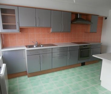 Location Appartement 5 pièces 104m² CHERBOURG-EN-COTENTIN 50100 - Photo 3