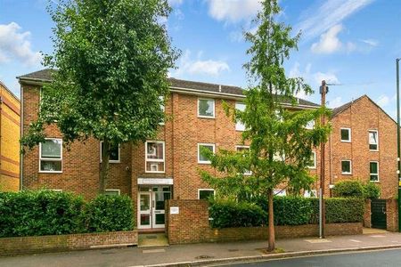 Sandringham Court, Arragon Road, Twickenham, TW1 - Photo 2