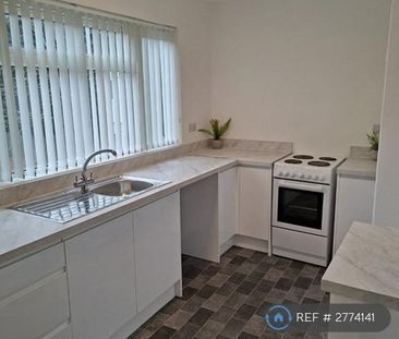 2 bedroom flat to rent - Photo 2