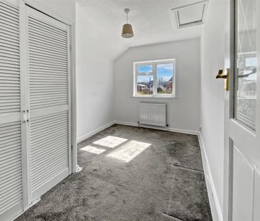 3 bedroom end of terrace house to rent - Photo 4