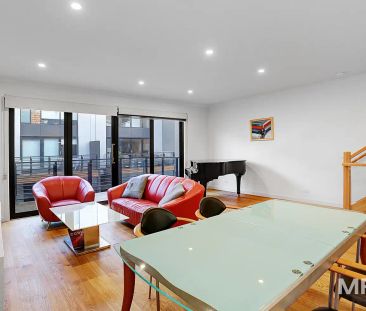 “Luxuriously appointed sophisticated living” - Photo 5