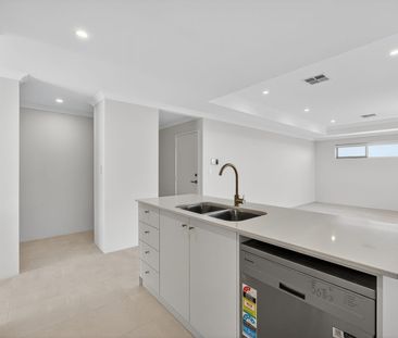 172 Alverstone Boulevard, Lakelands, WA 6180 - Photo 6