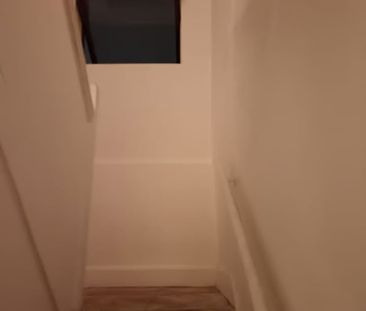 Room in a Shared House, London, W6 - Photo 3