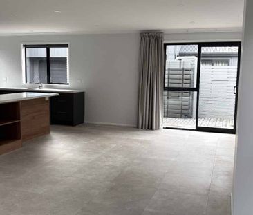 Near New Townhouse - Photo 3