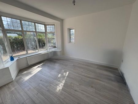 4 bedroom detached house to rent - Photo 3