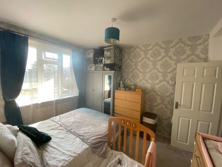 1 Bed Flat, Battersea, SW8 - Photo 3