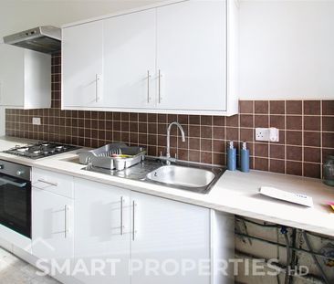 Blackmoorfoot Road, Crosland Moor, Huddersfield - Photo 4