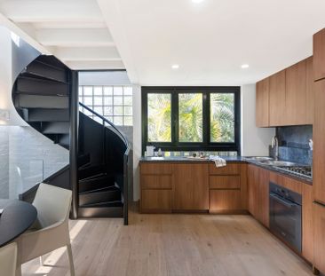 Unique, Light-Filled Sanctuary in the Heart of Carlton - Photo 4