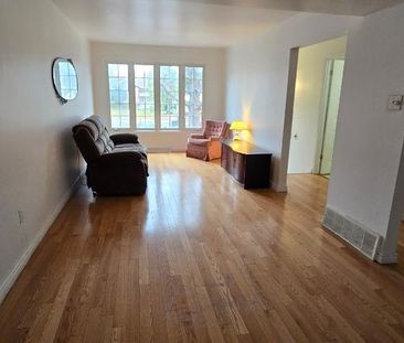 LIBRE Maison à louer très bien située à Brossard - Photo 1