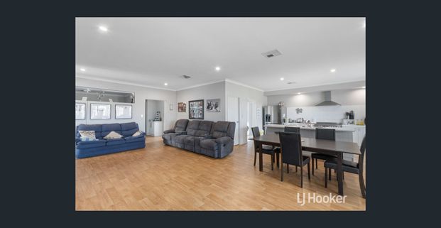 Spacious Family Living in Prime Eaton Location! - Photo 1