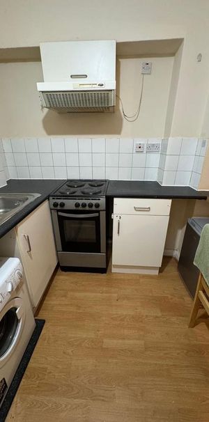 Studio to rent - Photo 1