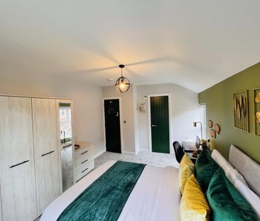 BEDROOM 5 – MEDIUM DOUBLE ENSUITE - Photo 3