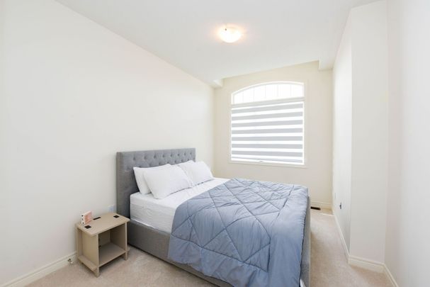 For Lease - 38 Silver Meadow Gdns Gardens, Hamilton, Ontario - Photo 1