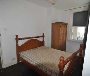 5 bed Terraced - To Let - Photo 6