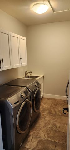 4 bed 3 bath home with Lake view in Harbor Ridge - Photo 3